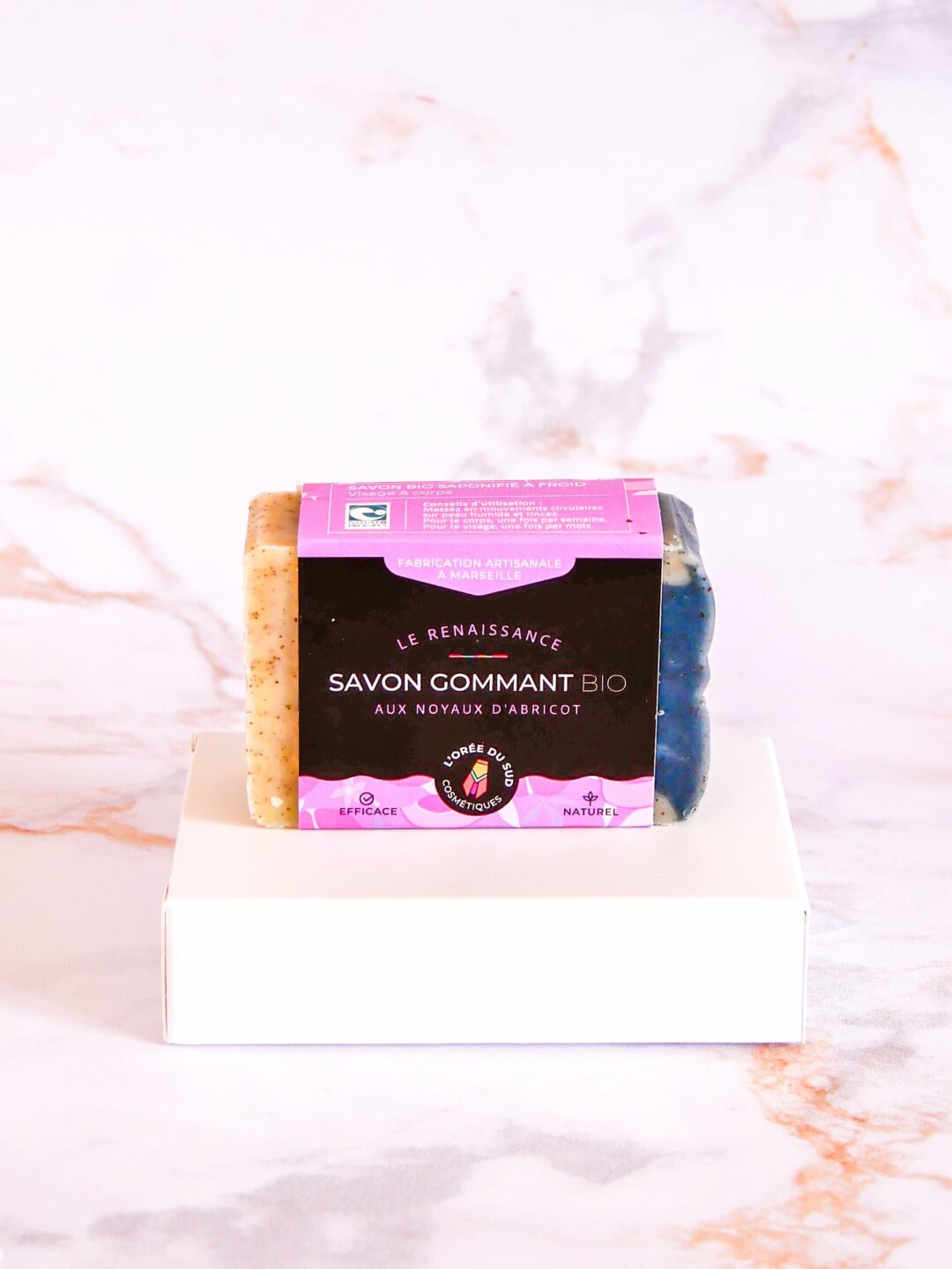 savon gommant bio, exfoliant visage et corps, hydratant, peau sèche, peau mature, peau sensible, peau normale, cosmétique bio, savon naturel, savon saponifié à froid, noyaux abricot, corps et visage, nourrissant