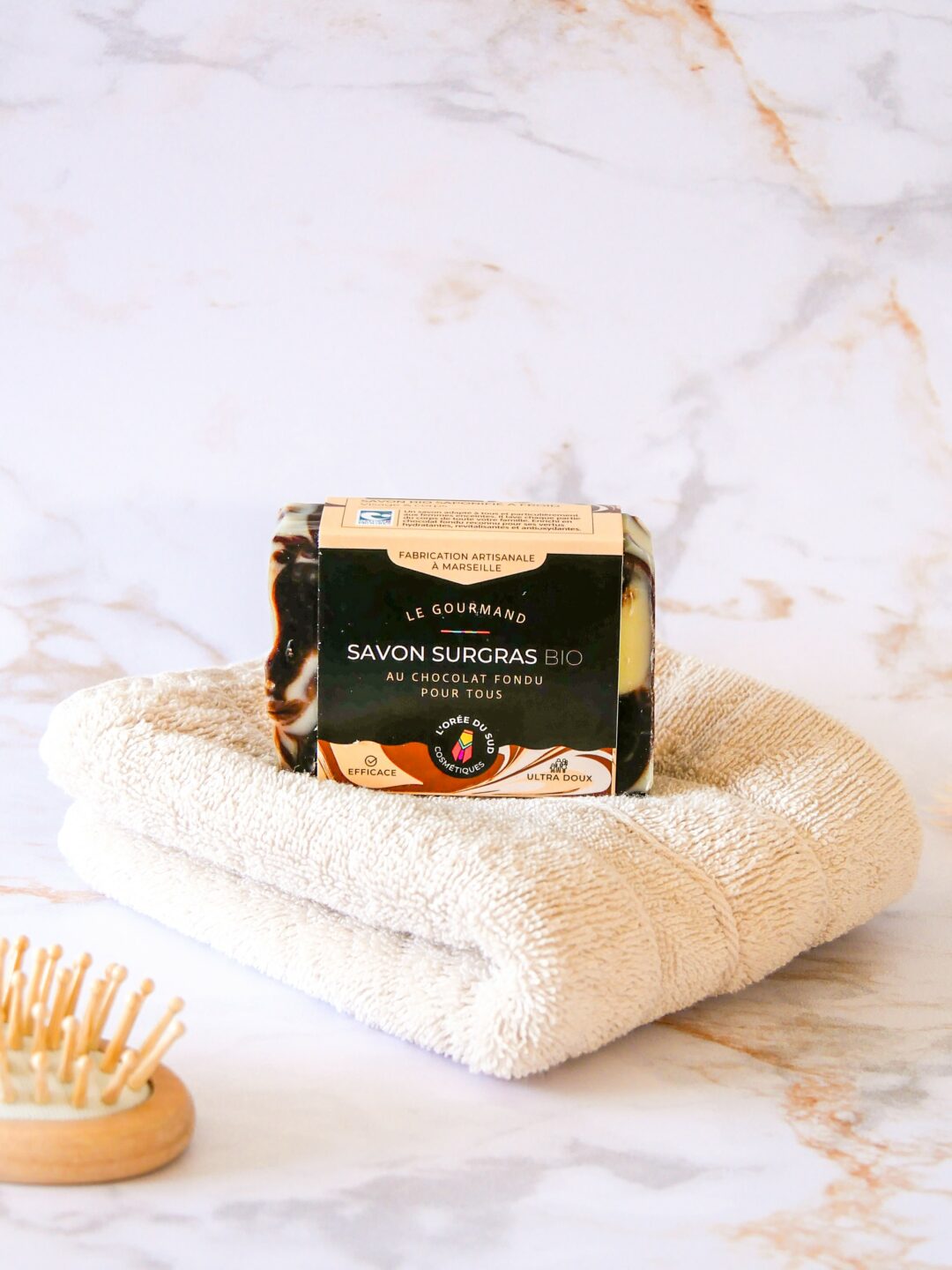 savon surgras bio, hydratant, peau sèche, peau mature, peau sensible, peau normale, nourrissant, au chocolat fondu, peau abîmée, cosmétique bio, savon naturel, savon saponifié à froid