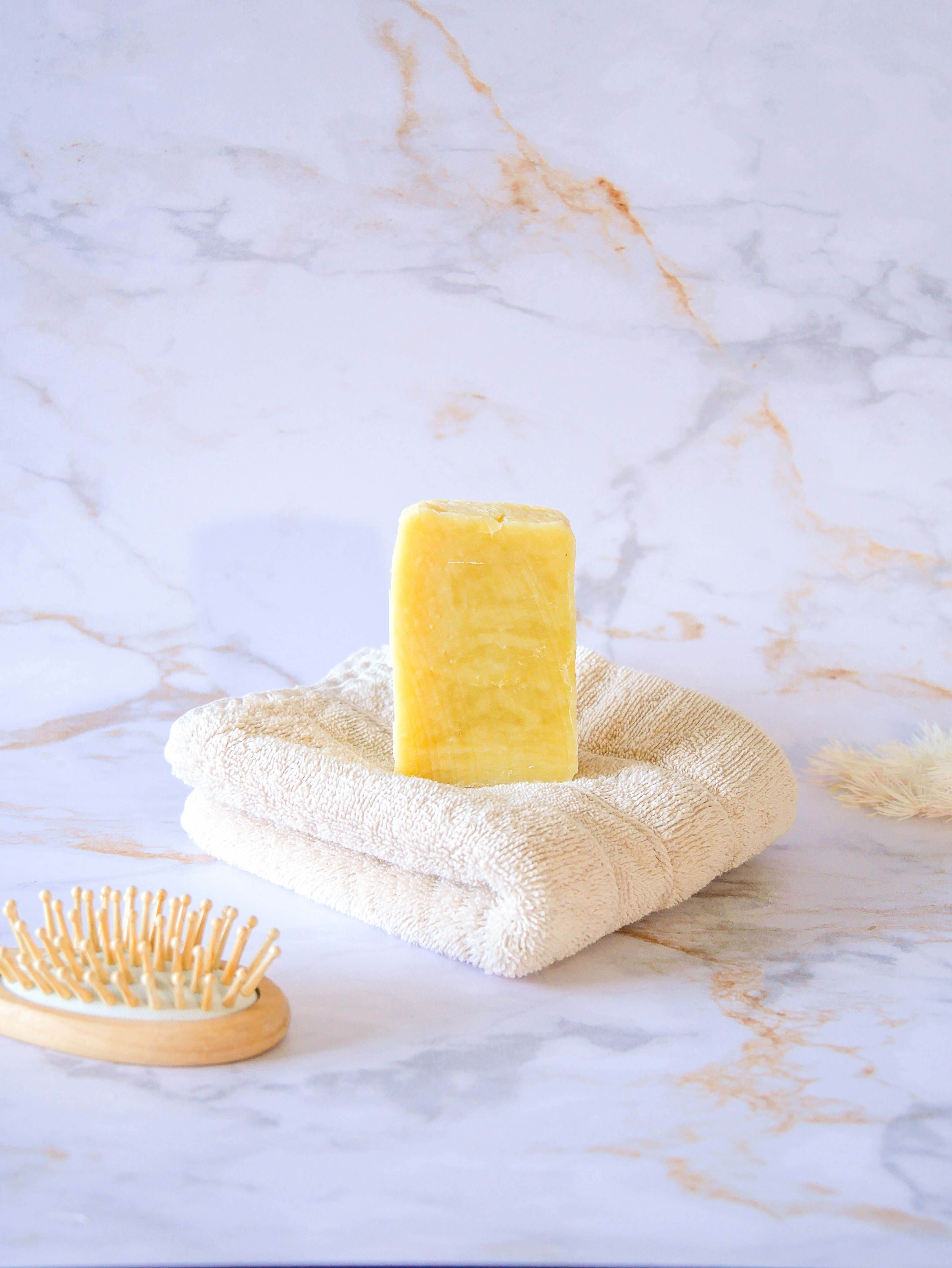 savon bio, savon saponifié à froid, saponification, artisant savonnier, huiles essentielles, corse, provence, parfumé surgras, peau sèche, nourrit, hydratant