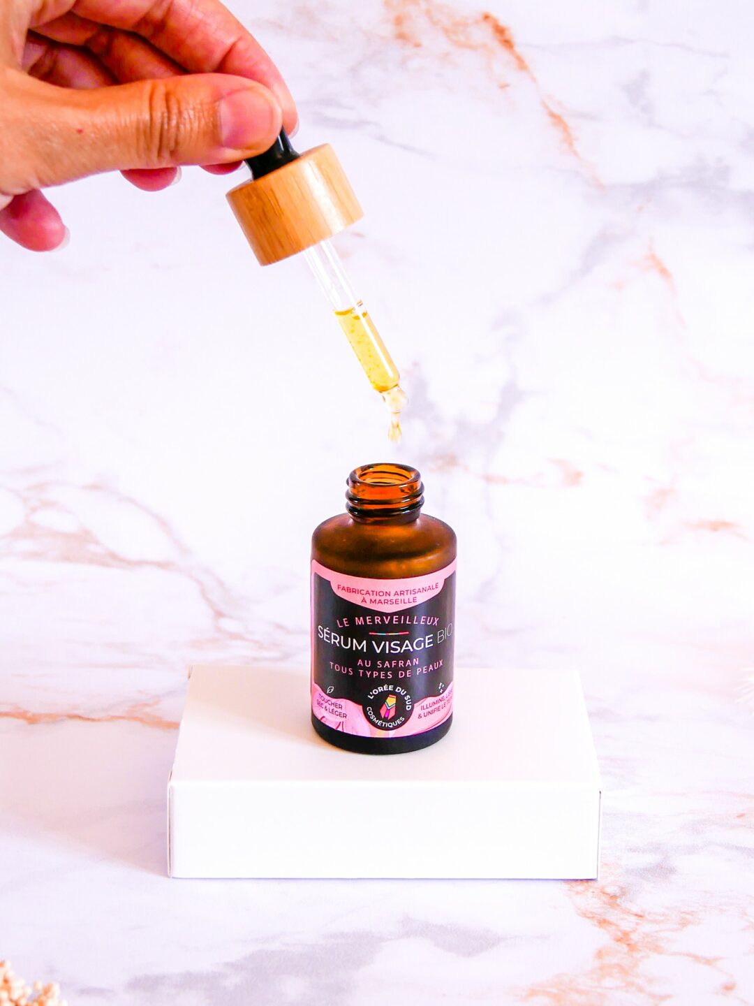 sérum visage au safran bio, illumine, lisse et unifie le teint, bonne mine, coup d'éclat, anti imperfections, ante âge, anti acné, peau mixte à grasse, peau sèche, peau mature, peau sensible, cosmétique naturel, cosmétique bio