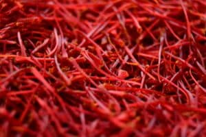 safran bio, or rouge, épice cuisine