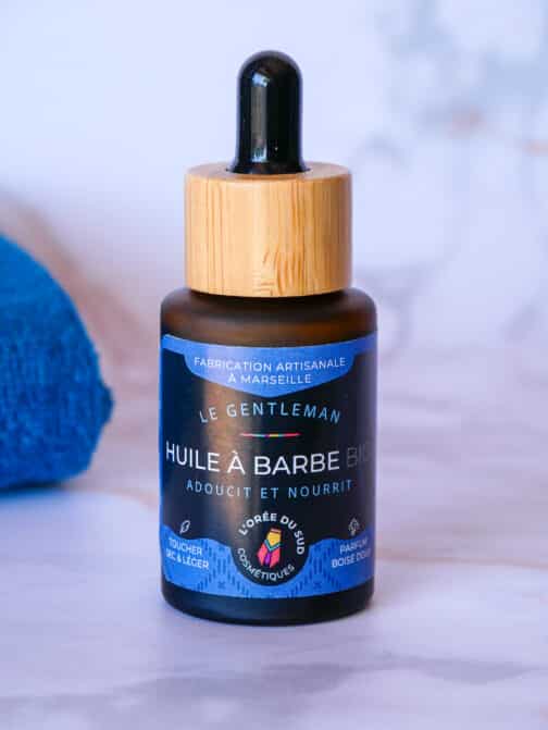 huile à barbe hydrate nourrit la barbe parfum boisé