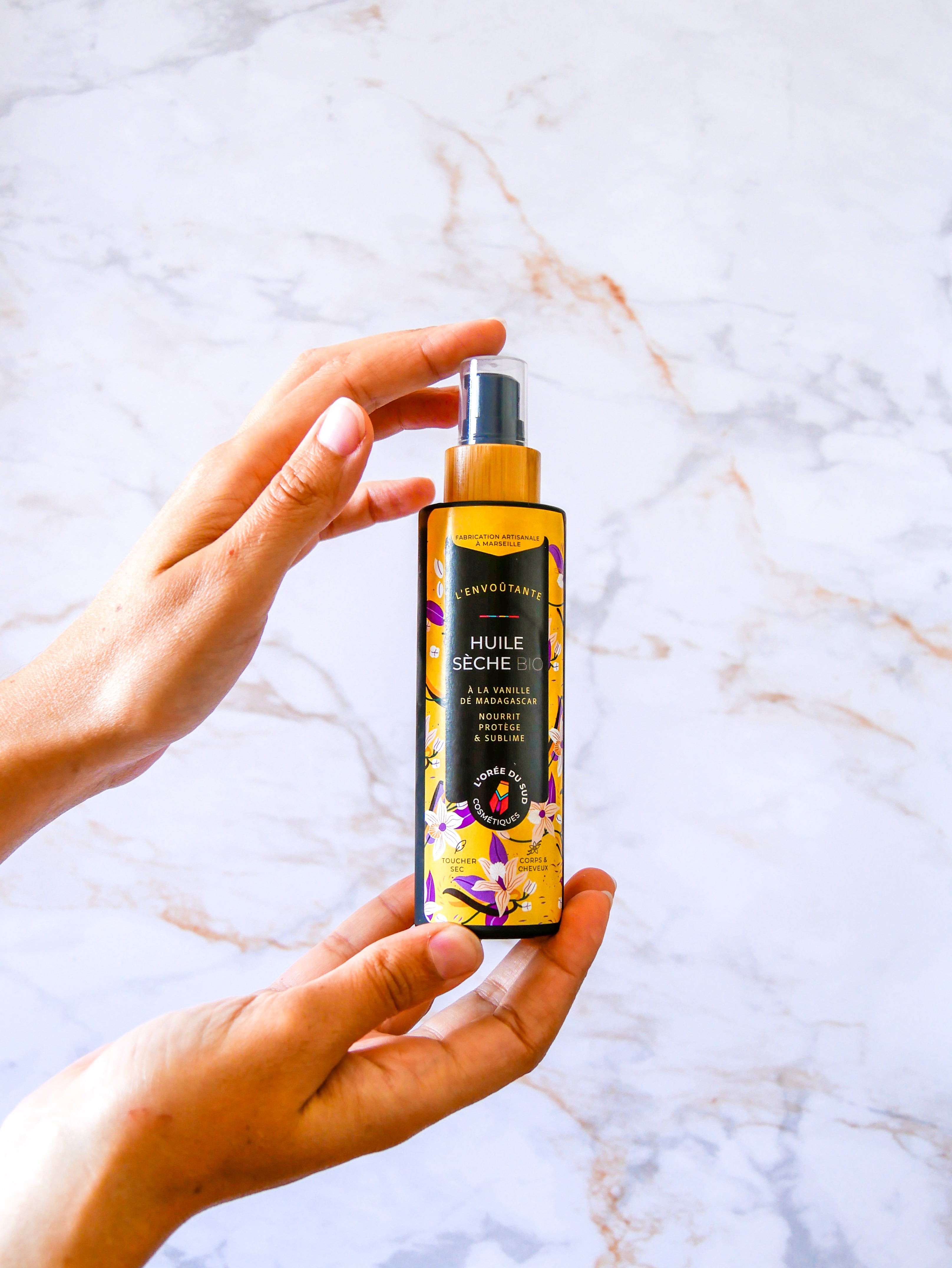 huile sèche bio vanille Madagascar répare, protège, après-soleil, anti vergetures, hydrate et nourrit la peau sans laisser de film gras